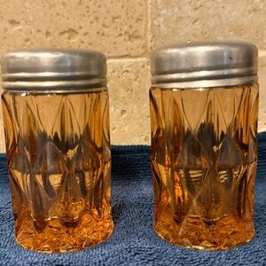 Jeannette Pink Windsor Diamond Salt & Pepper Shakers. 
Vintage - 1930’s